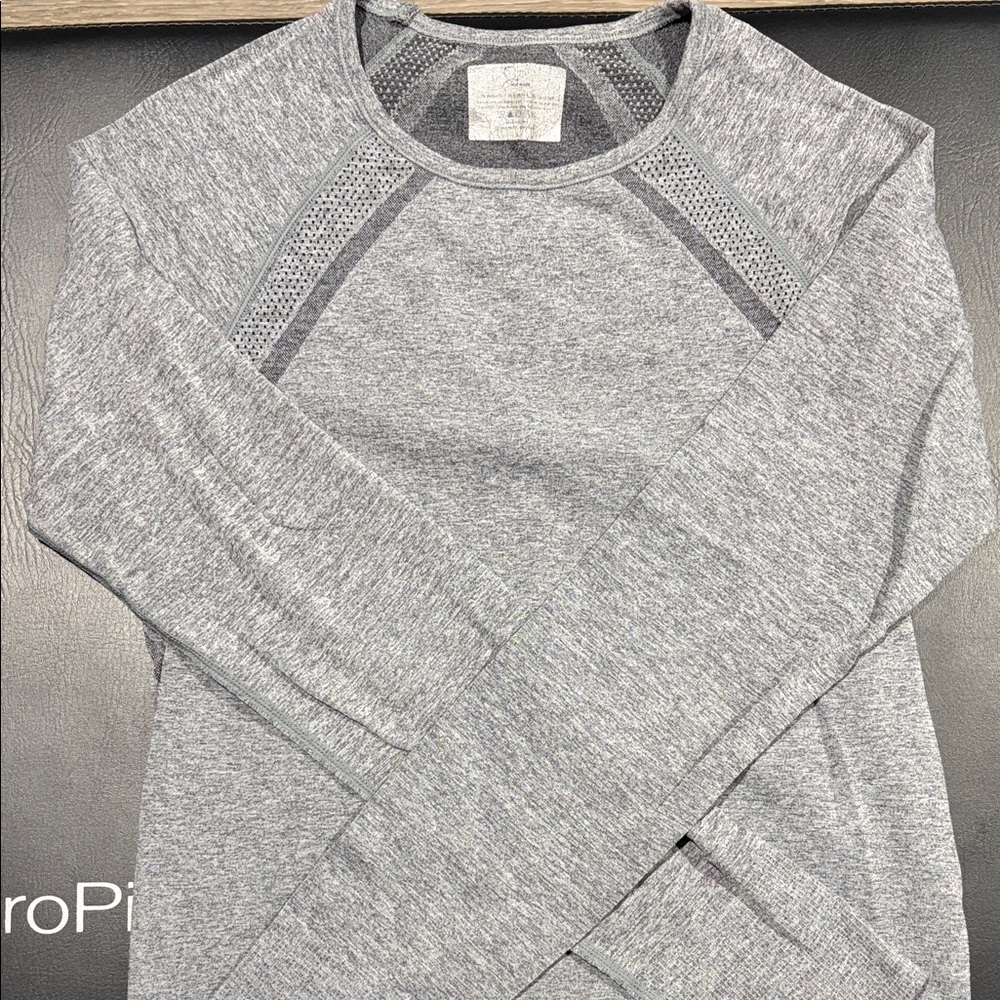 Jaanuu Women's Gray Long Sleeve Tee
